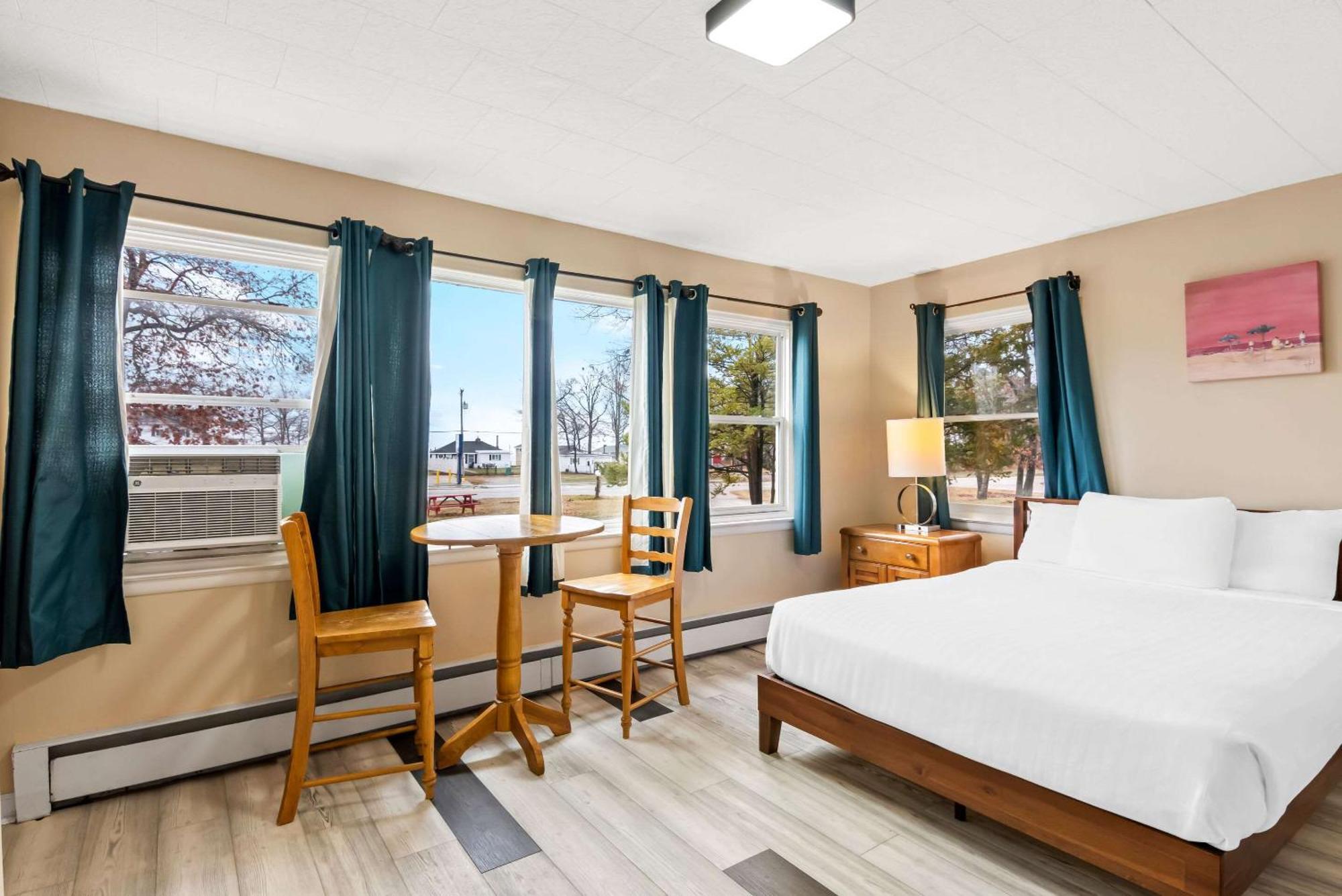 Rodeway Inn Formerly Camp Inn Lodge Oscoda Ngoại thất bức ảnh